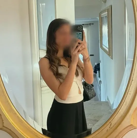 Denise, 19