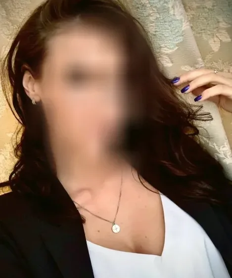 Kira, 33