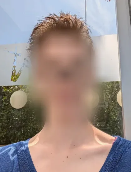 Klara, 22