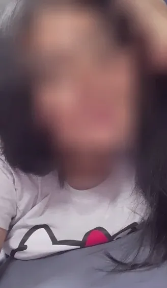 Lara, 25