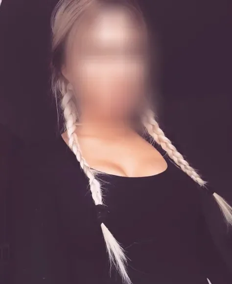 Lucia, 26