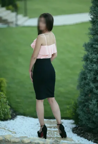 Maren, 27