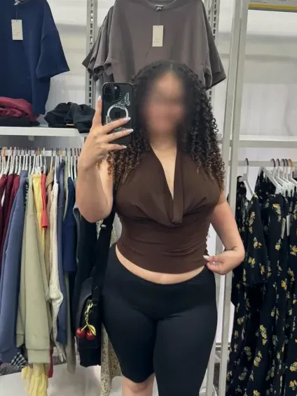 Melina, 30