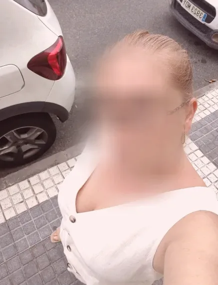 Nadine, 38