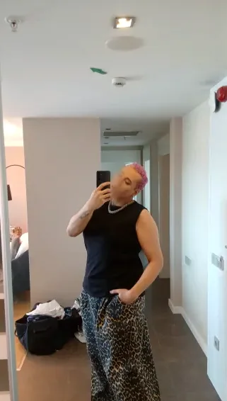 Tanja, 33